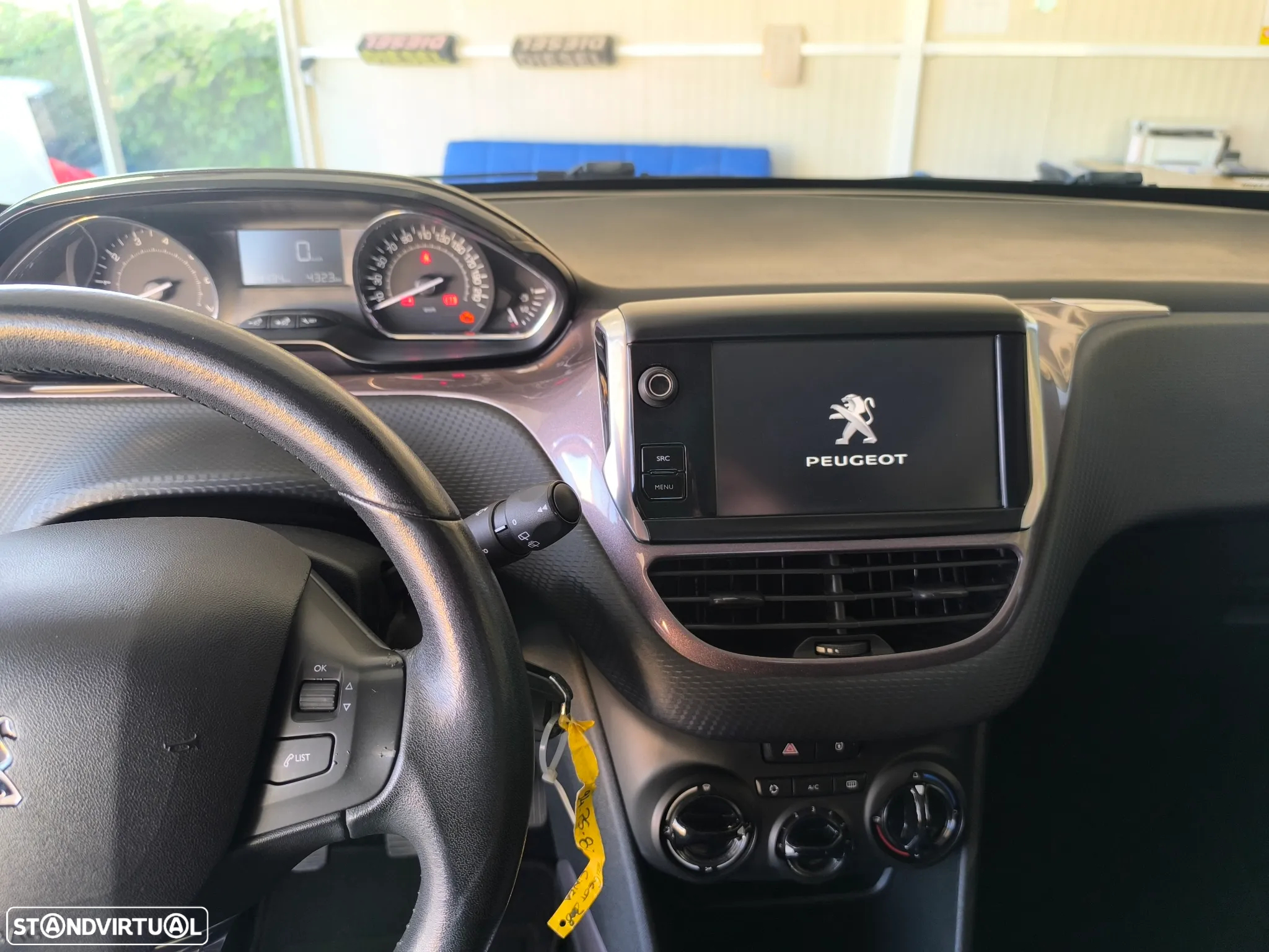Peugeot 208 1.2 PureTech Allure - 25