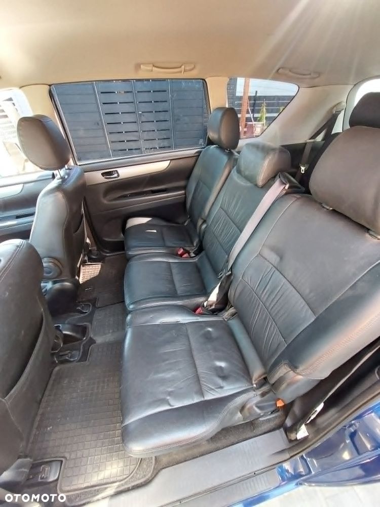 Toyota Avensis Verso Executive - 10