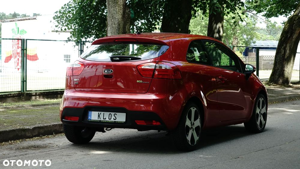 Kia Rio 1.4 Dream Team Edition - 34