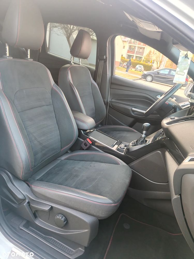 Ford Kuga 1.5 EcoBoost 2x4 ST-Line - 10