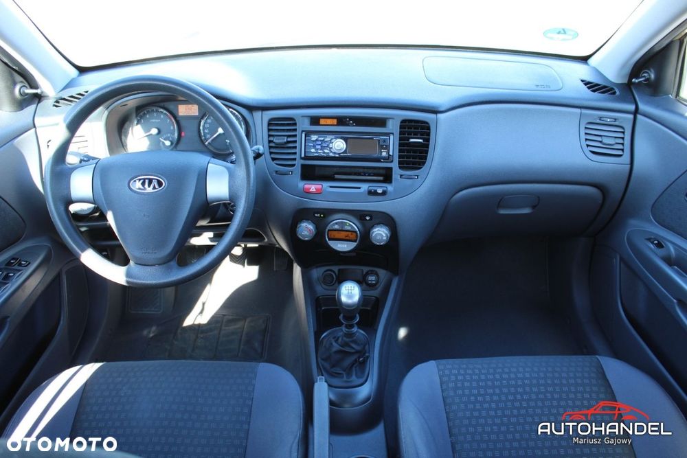 Kia Rio - 14