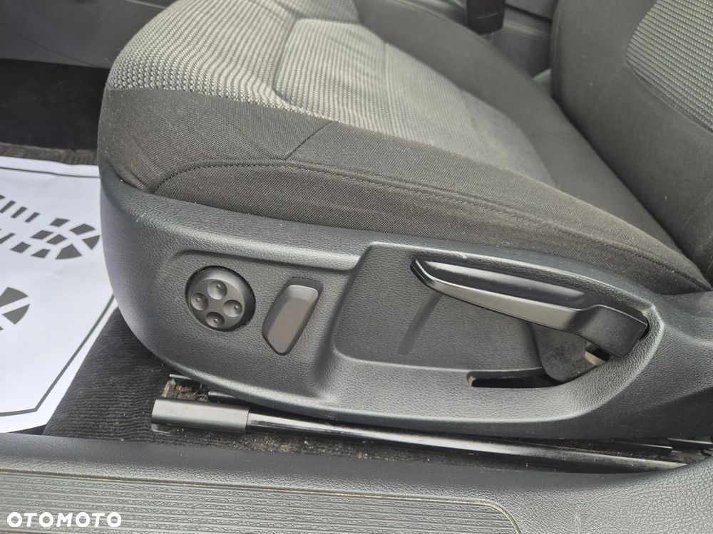 Volkswagen Passat 2.0 Blue TDI SCR Exclusive - 24