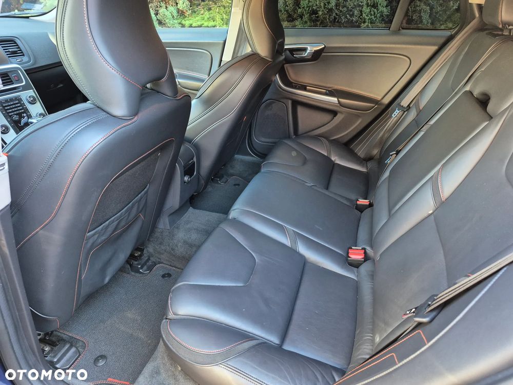 Volvo V60 D3 Drive-E Ocean Race - 17