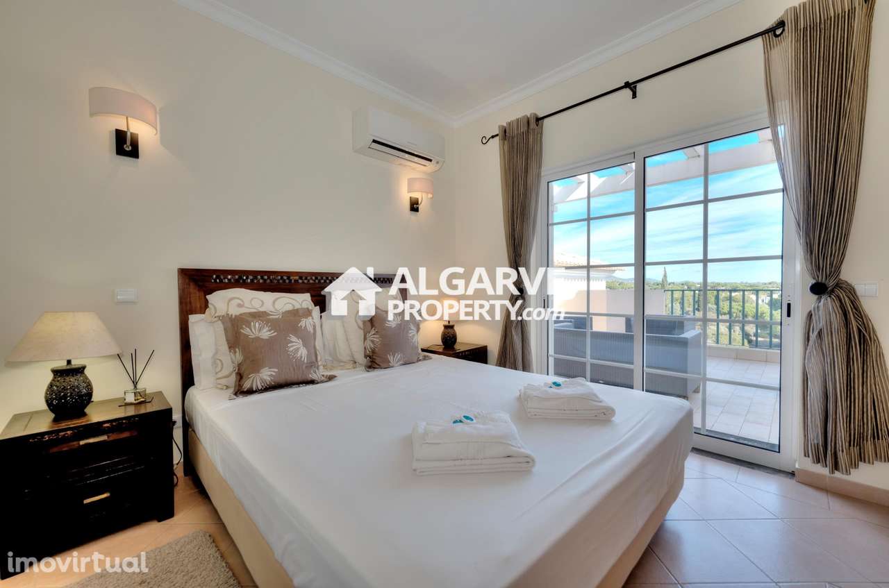 Espaçoso apartamento T2 perto de vários campos de golfe em Vilamoura, - Grande imagem: 4/19