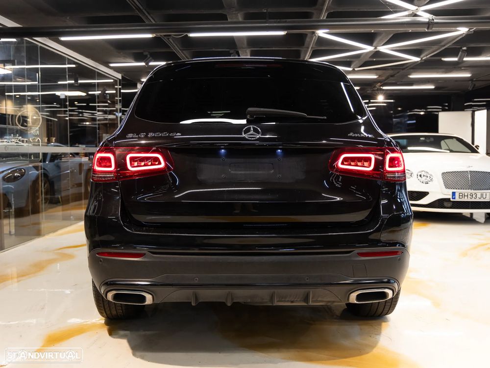 Mercedes-Benz GLC 300 de 4Matic 9G-TRONIC AMG Line Plus - 11