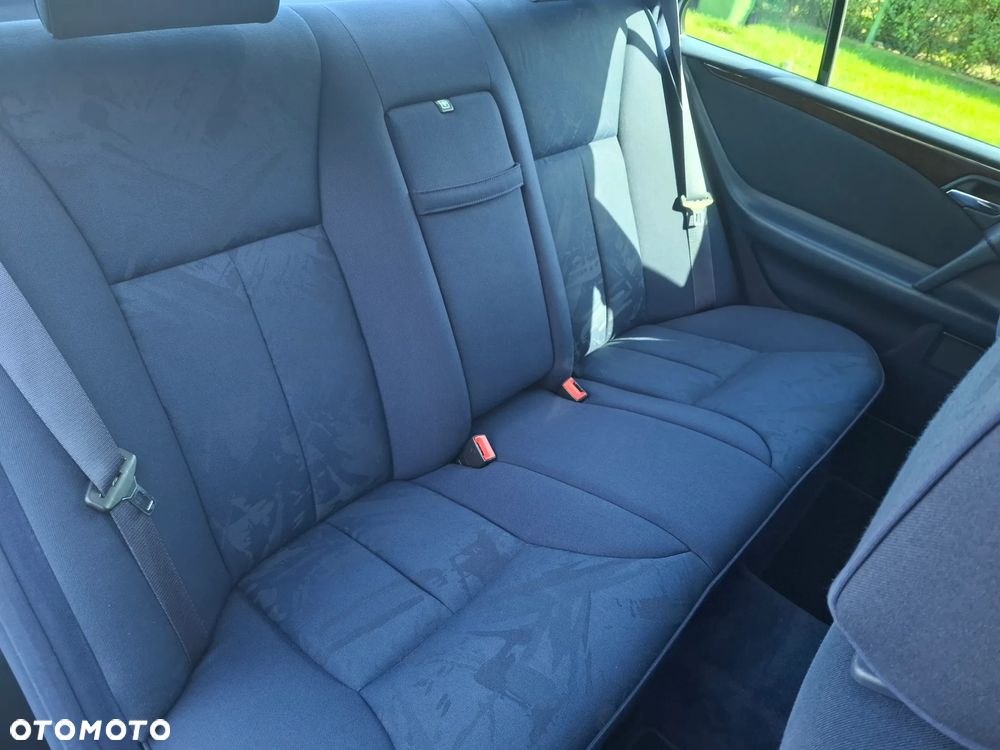 Mercedes-Benz Klasa E 280 4-Matic Elegance - 16