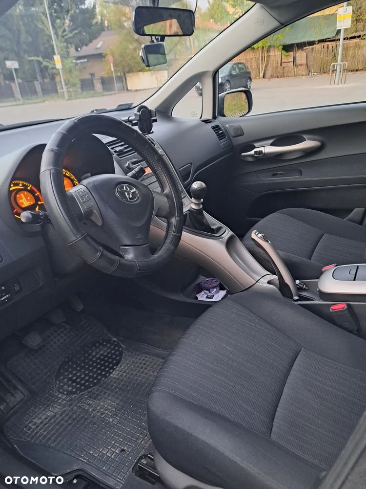 Toyota Auris 1.33 VVT-i 2010 - 4