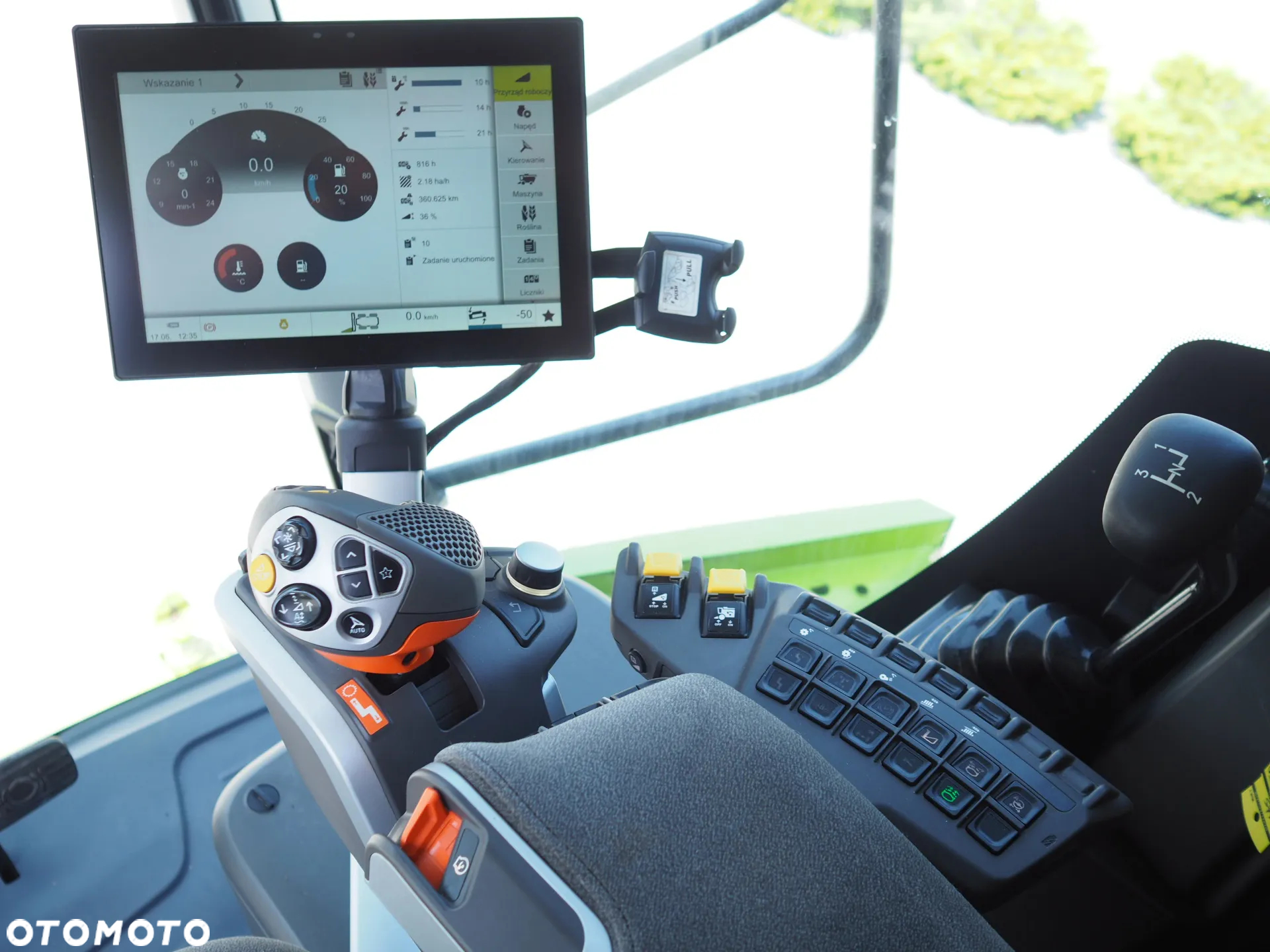 Claas Tucano 450 + V770 - 7