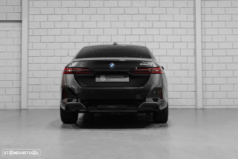 BMW 530 e Pack Desportivo M Pro - 48