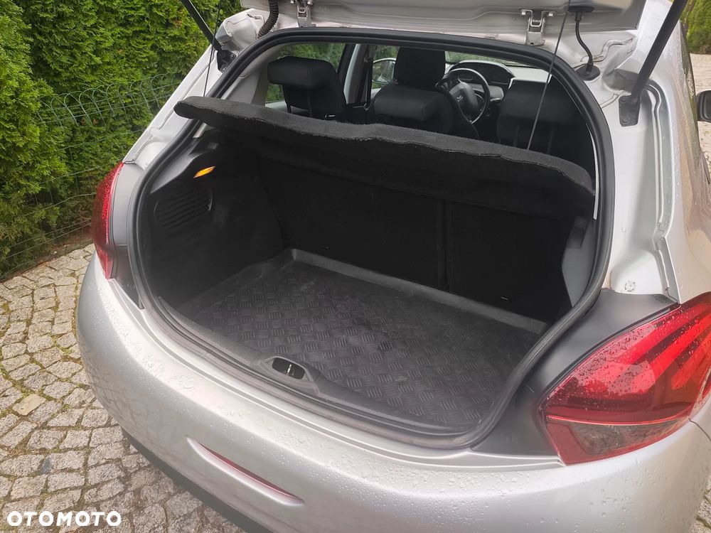 Peugeot 208 - 9