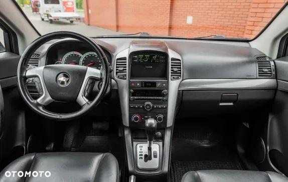 Chevrolet Captiva 3.2 4WD 7 Sitzer LT - 7