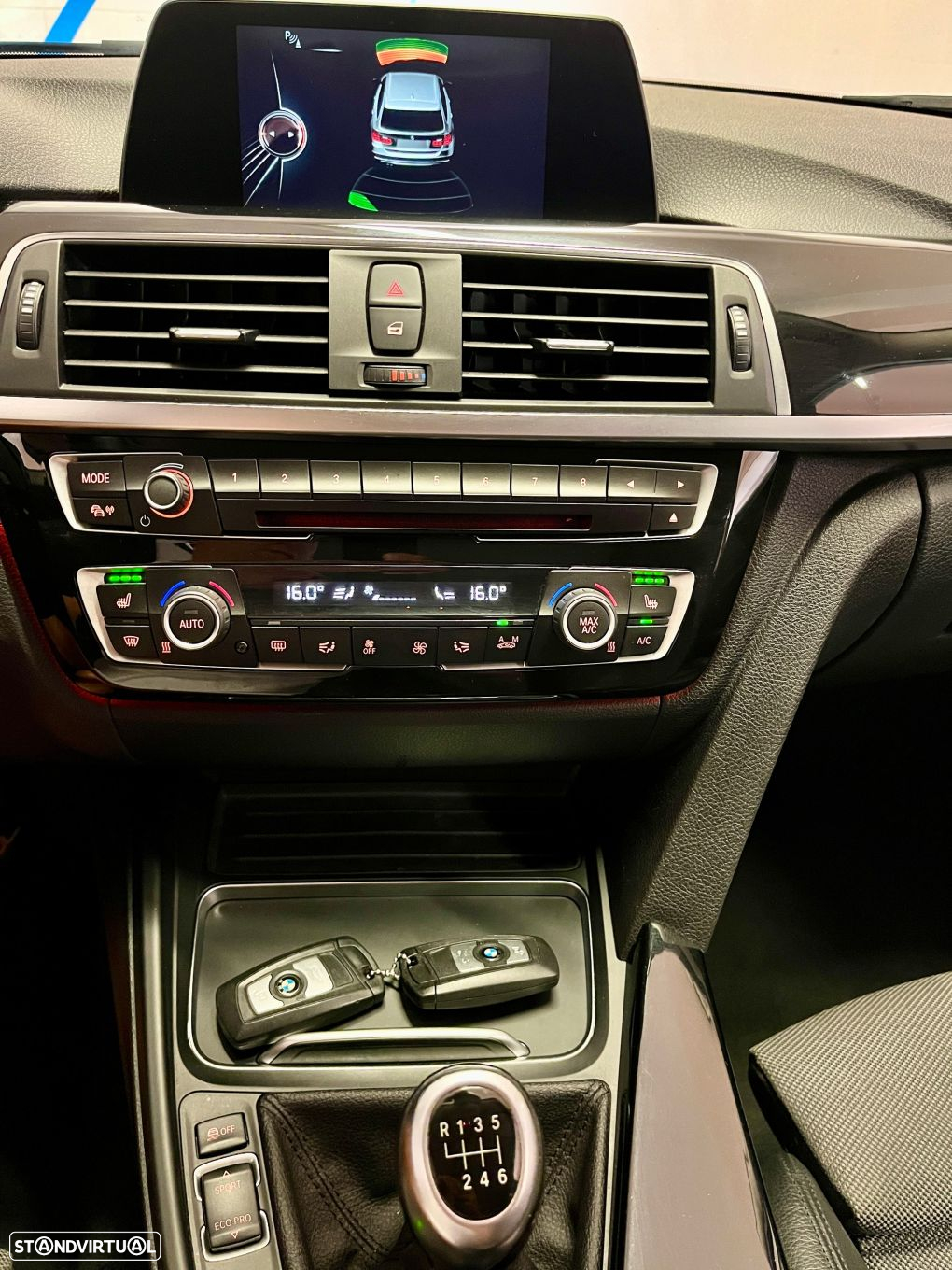 BMW 318 d Touring Advantage - 17