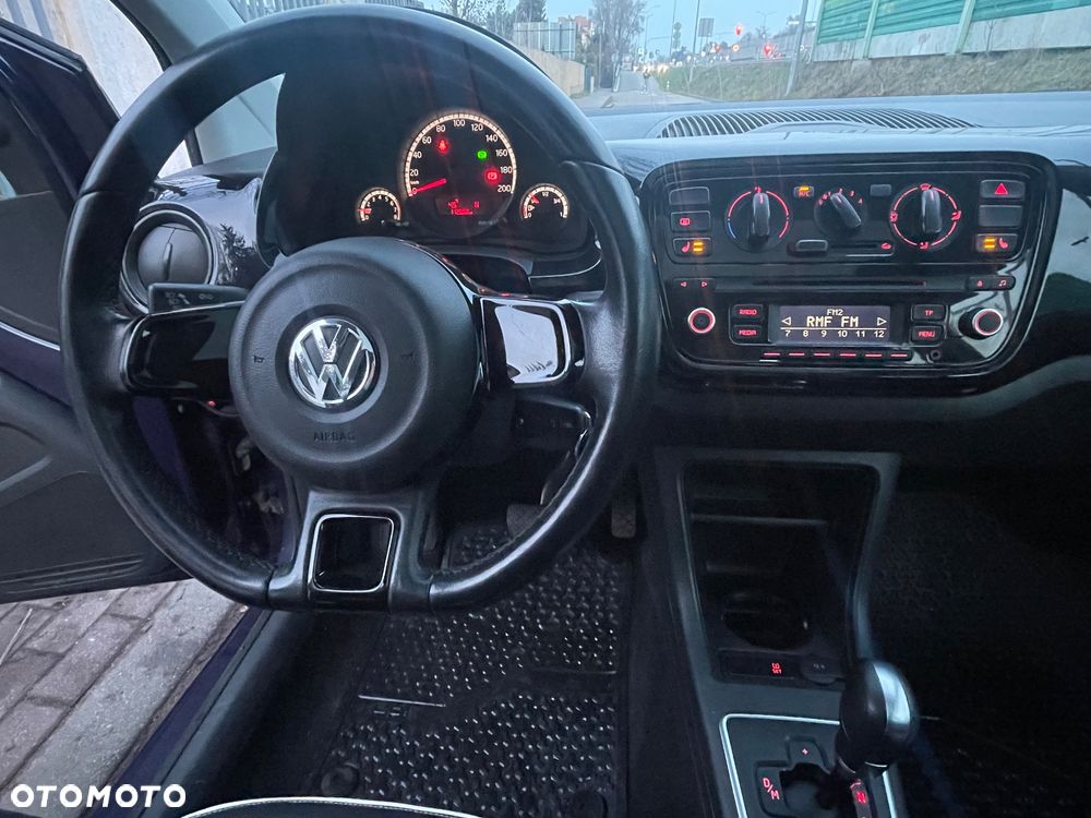 Volkswagen up! 1.0 high - 9