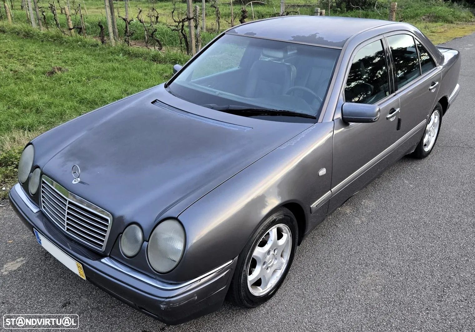Mercedes-Benz E 220 - 1