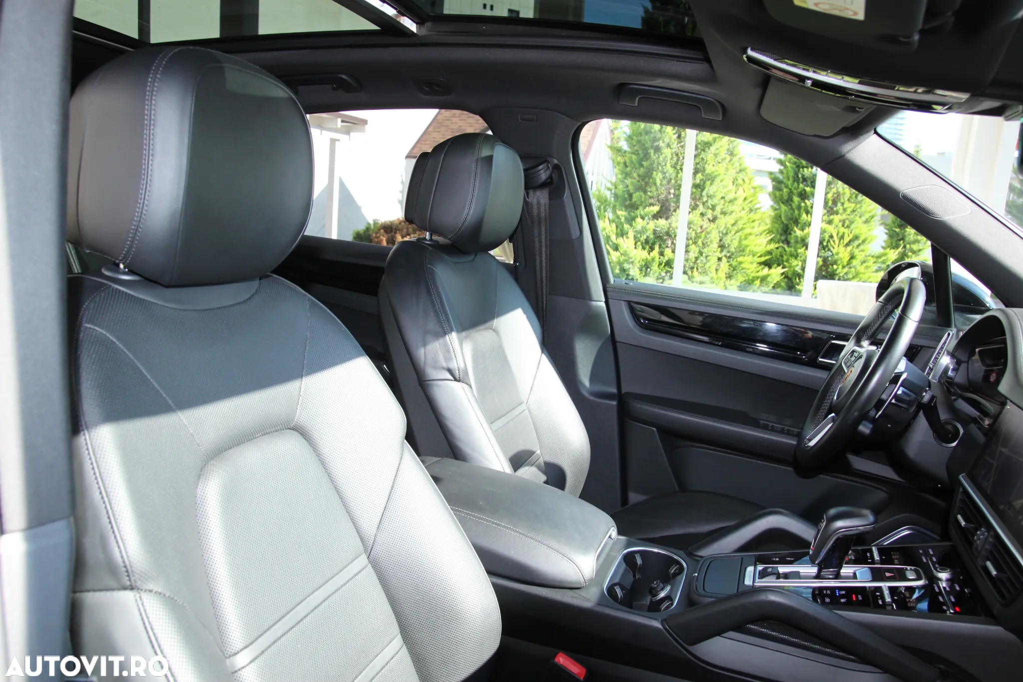 Porsche Cayenne S - 30