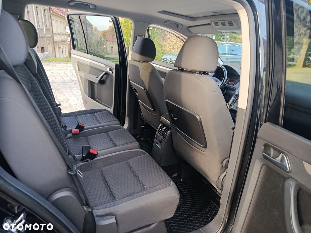 Volkswagen Touran - 8