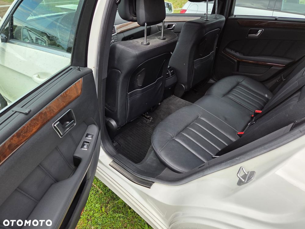 Mercedes-Benz Klasa E 250 CDI DPF 4Matic BlueEFFICIENCY 7G-TRONIC Avantgarde - 20