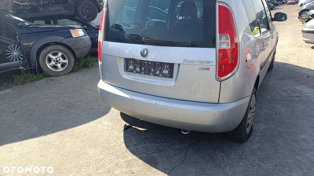 35486 skoda roomster fl na części 1.6 TDI CAYC 105 km skrzynia MZL lakier LA7W - 13