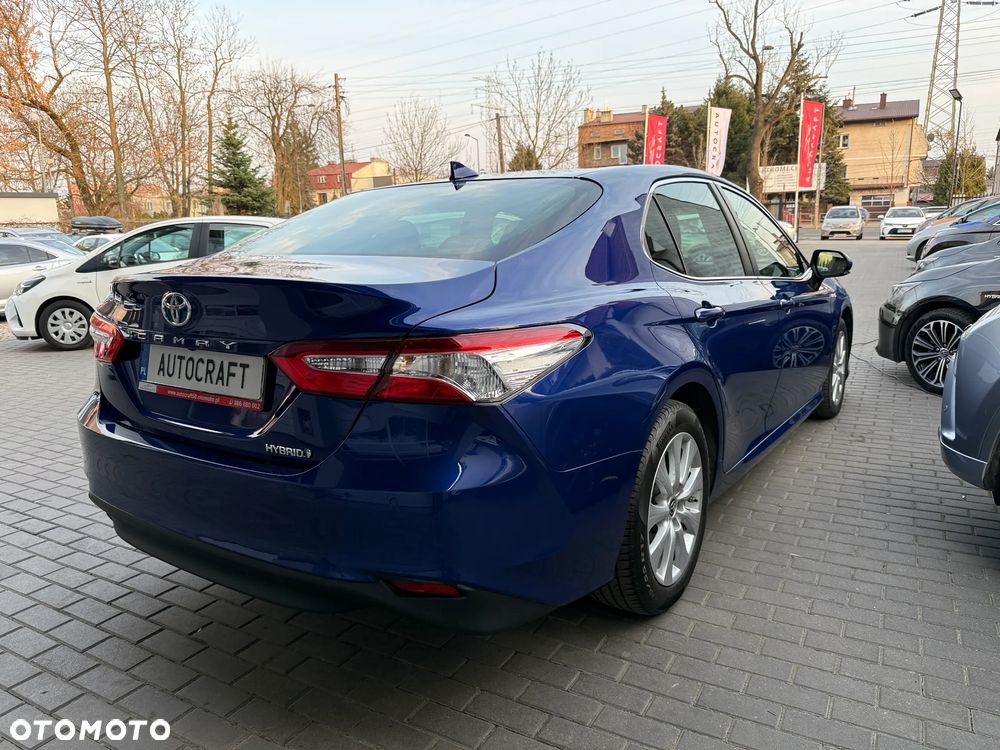 Toyota Camry 2.5 Hybrid Comfort CVT - 21