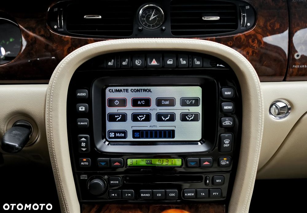 Jaguar XJ XJ8 4.2 LWB High - 13