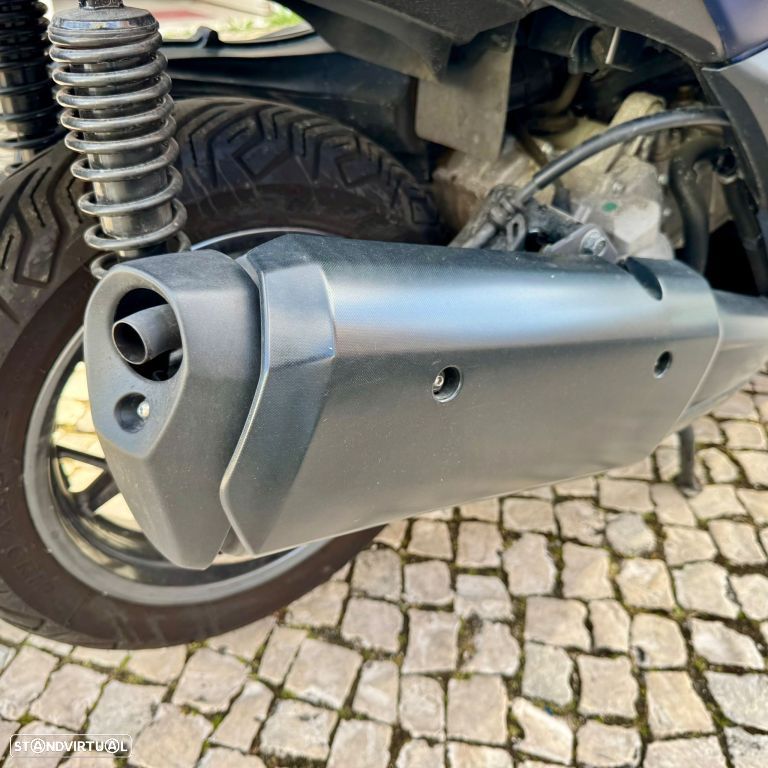 Yamaha X-Max 300 - 21