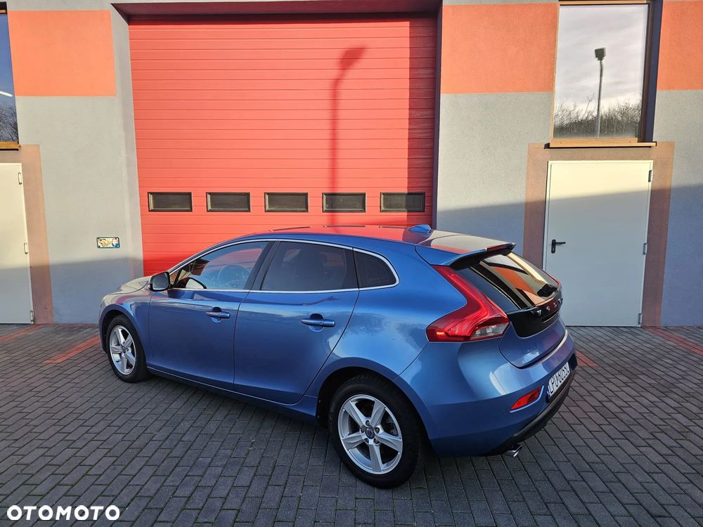 Volvo V40 D4 Summum - 9