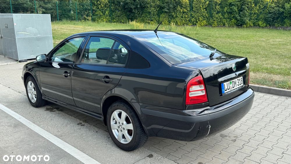 Skoda Octavia 1.6 Tour - 8