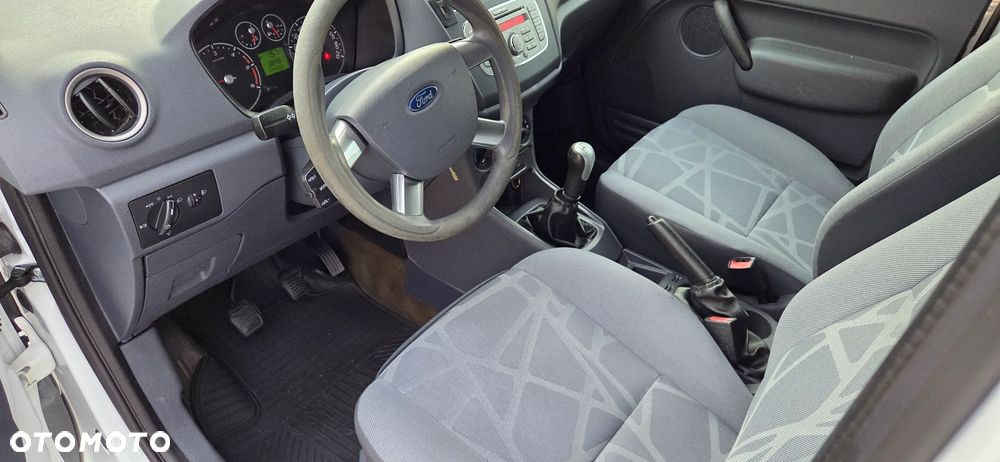 Ford Transit connect - 8