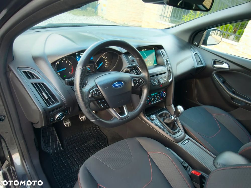 Ford Focus 1.0 EcoBoost ST-Line - 27
