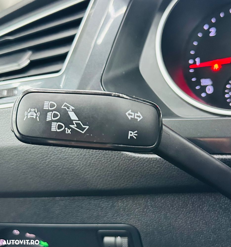 Volkswagen Tiguan - 31