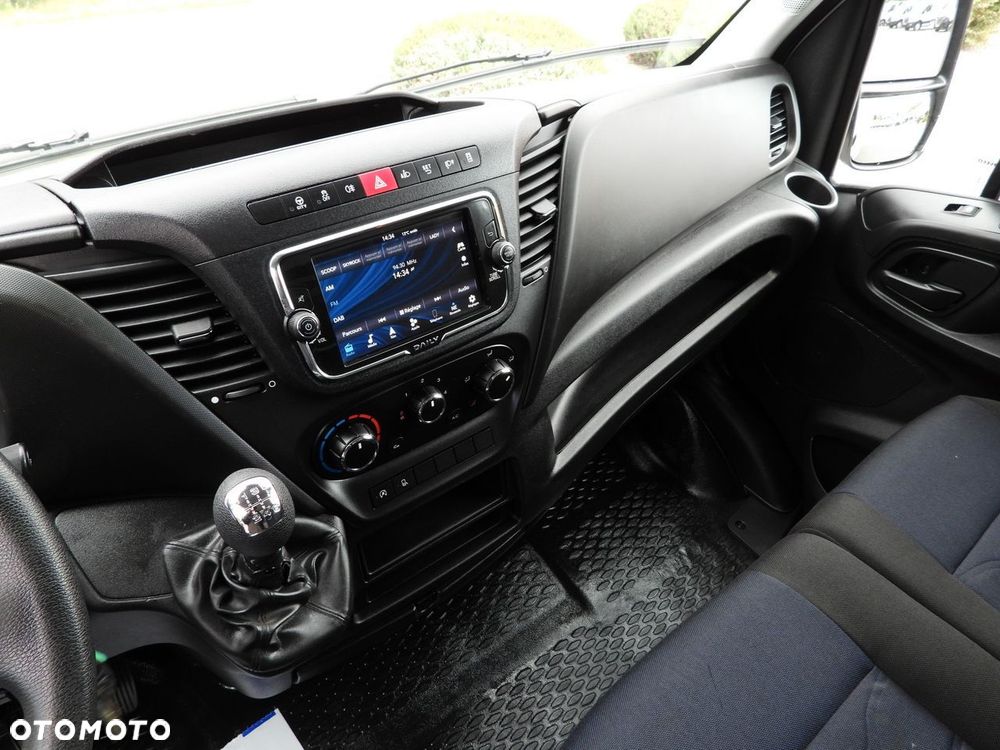 Iveco DAILY 35C16 CHŁODNIA KONTENER -1*C ZASILANIE 230V TEMPOMAT NAWIGACJA BLIŹNIACZE KOŁA KLIMATYZACJA  160KM - 35