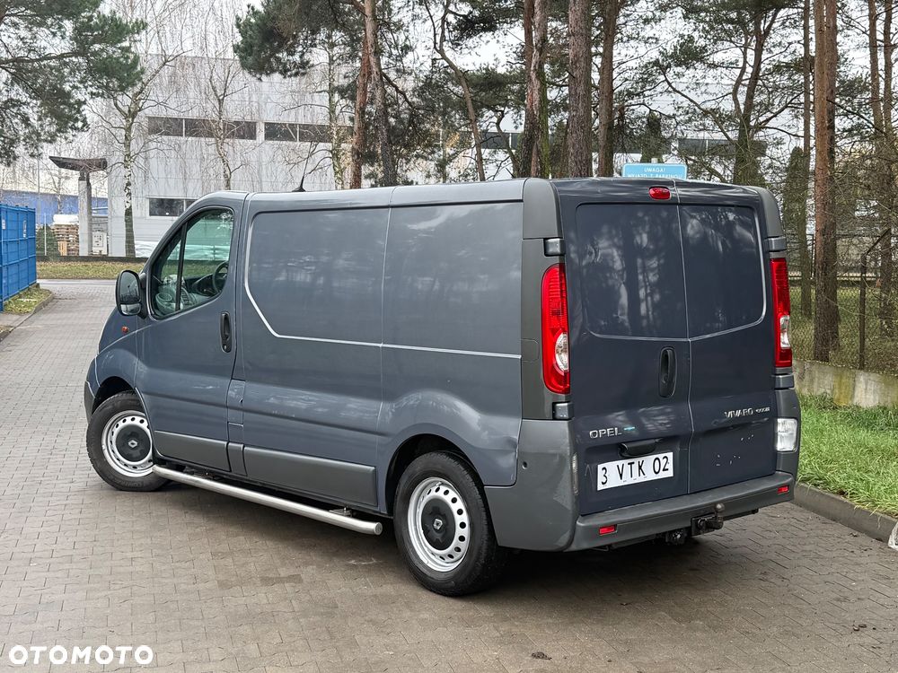 Opel Vivaro - 11