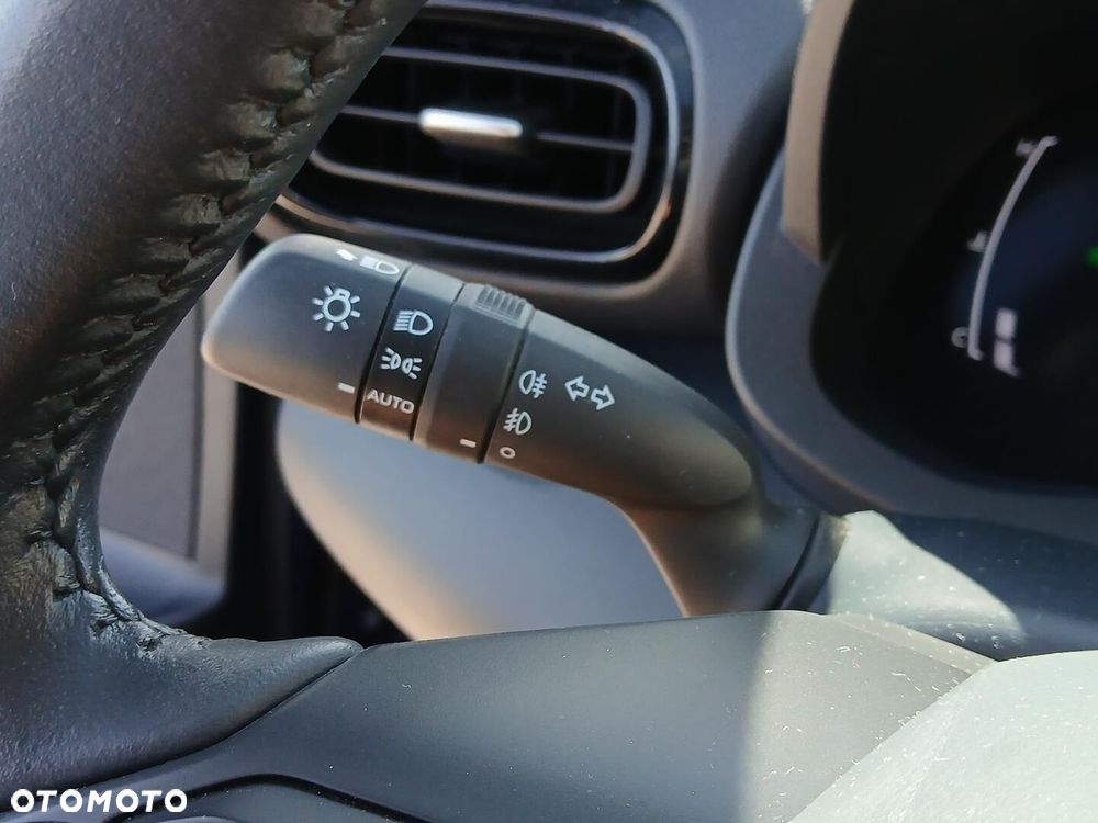 Toyota Yaris Hybrid 1.5 Style - 26