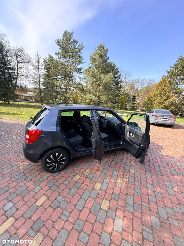 Skoda Fabia 1.2 HTP Ambiente - 2