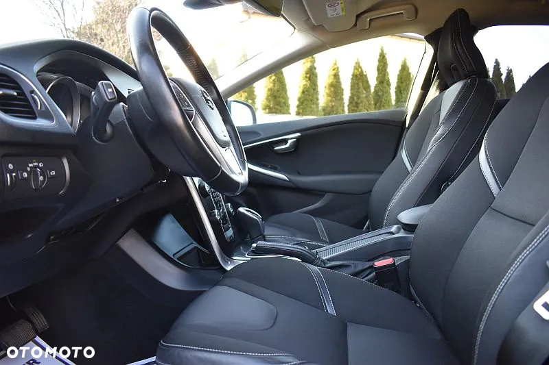 Volvo V40 T2 Geartronic Momentum - 10