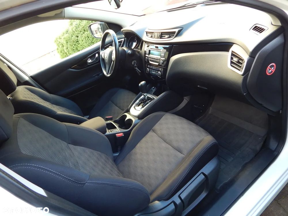 Nissan Qashqai ver-1-2-dig--t-xtronic-acenta - 6