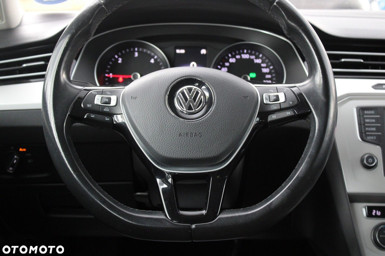 Volkswagen Passat 2.0 TDI BMT Comfortline DSG - 18