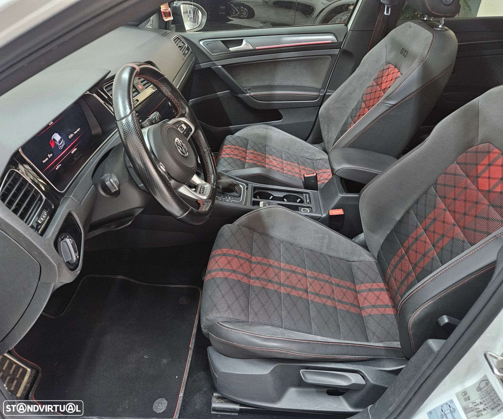 VW Golf GTI TCR 2.0 TSI OPF DSG - 26
