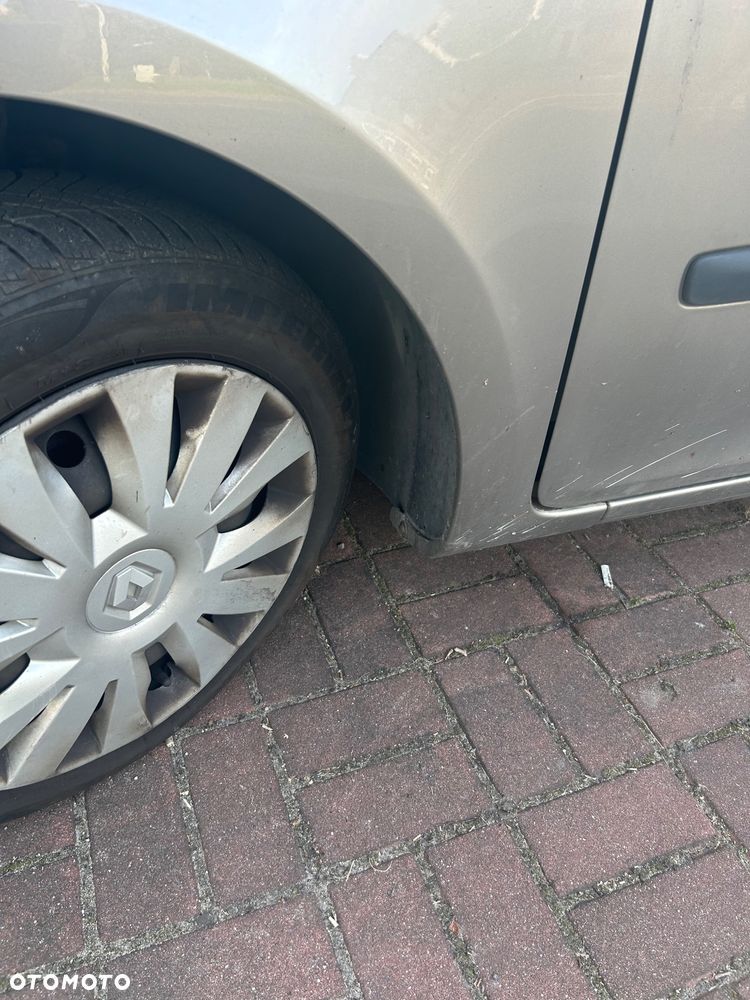 Renault Clio 1.2 16V Dwudziestka Euro5 - 13