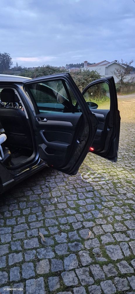 VW Passat Variant 2.0 TDi Highline - 44