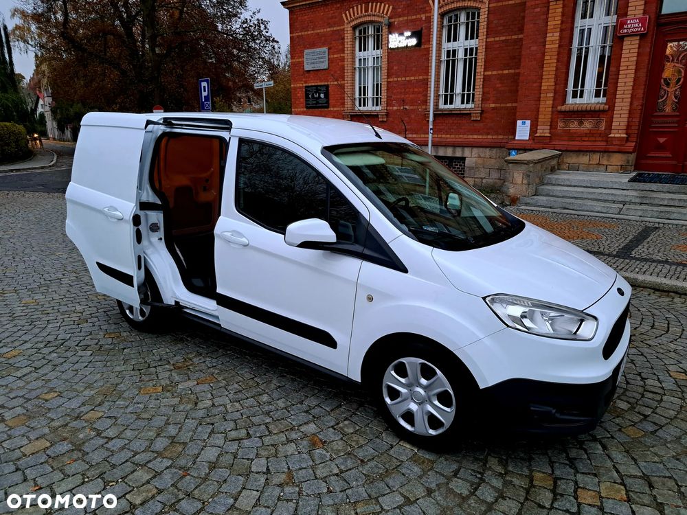 Ford Transit Courier 2017 photo 3