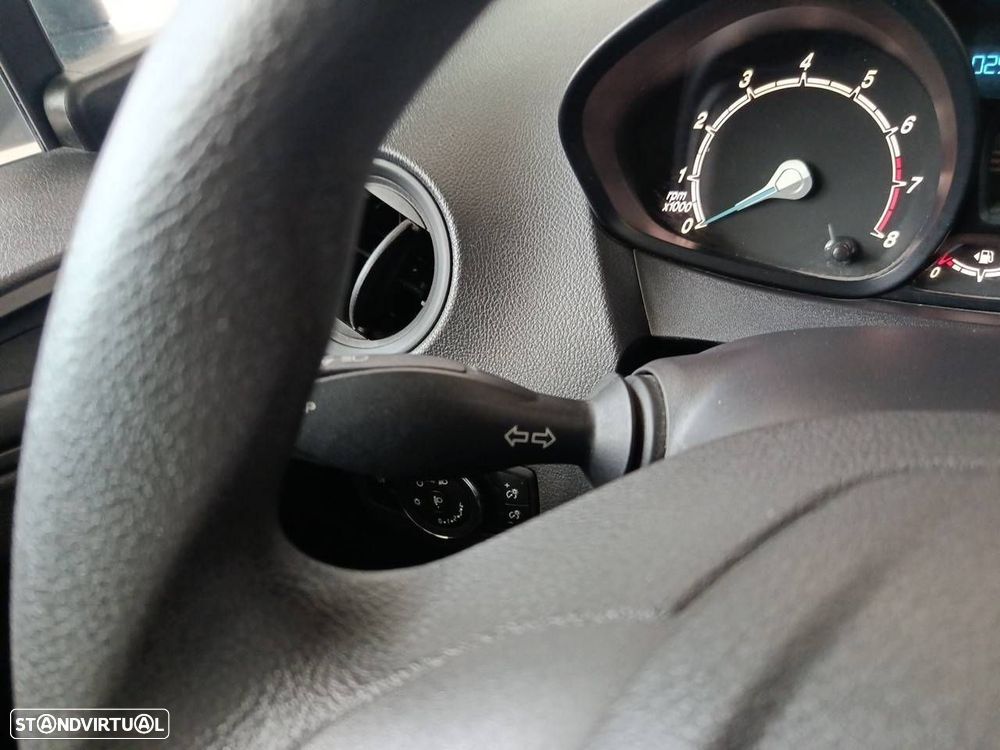 Ford Tourneo Courier 1.0 EcoBoost Ambiente - 14