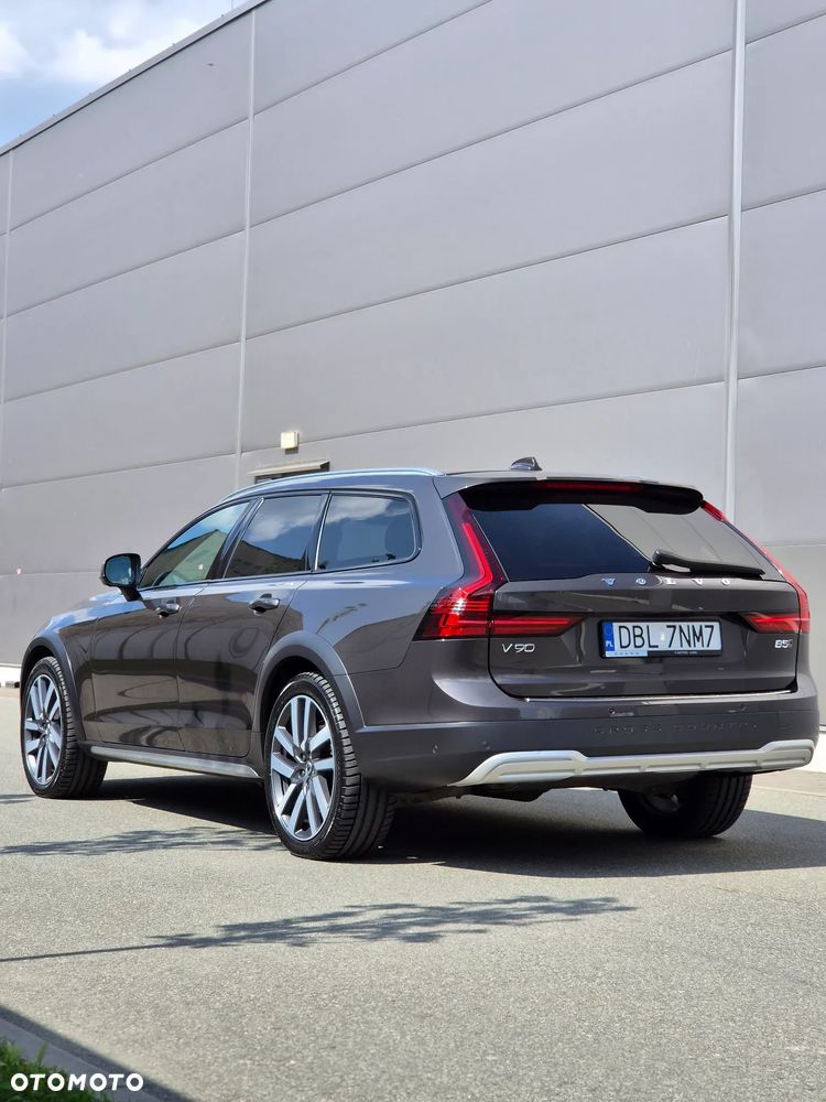 Volvo V90 Cross Country D5 SCR AWD Momentum Pro - 3
