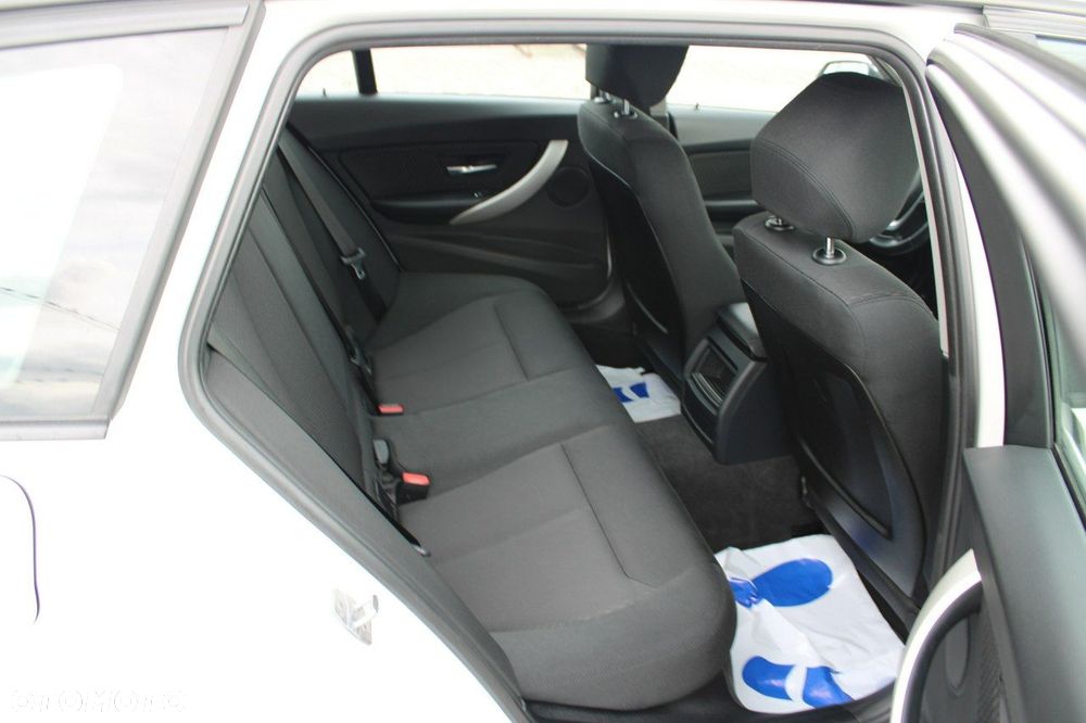BMW Seria 3 - 29
