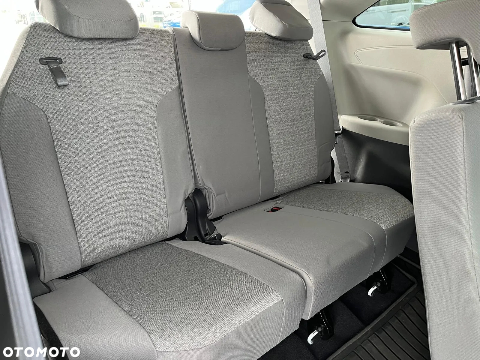 Toyota Sienna - 24