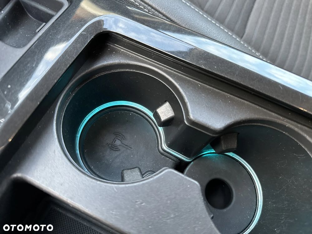 Ford Kuga 2.0 TDCi FWD Titanium - 27