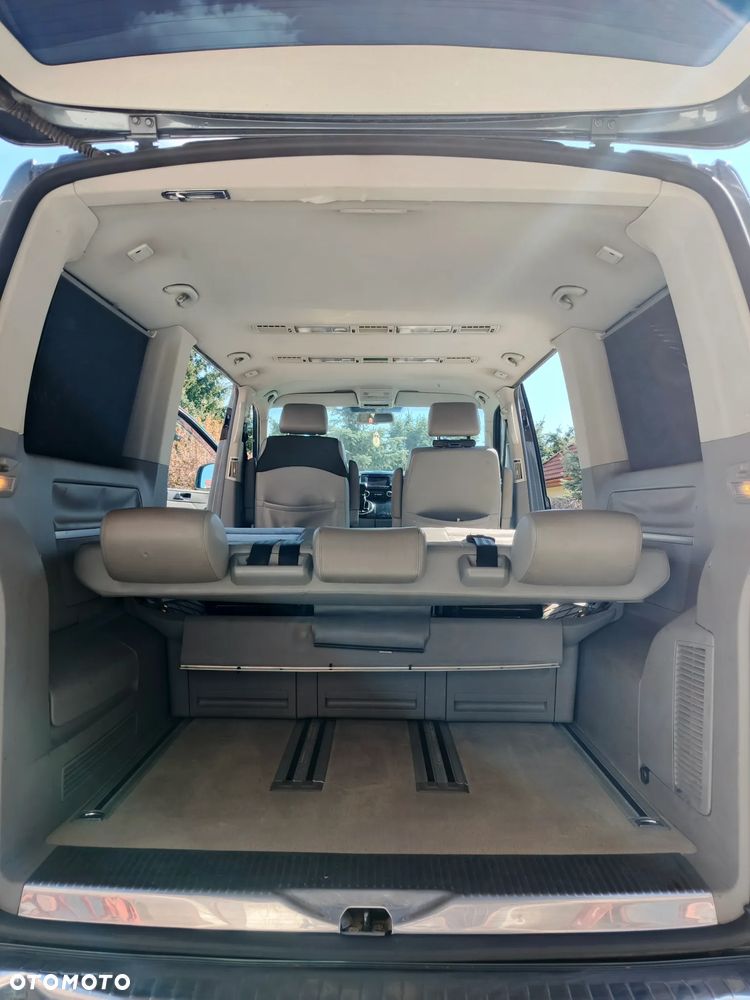 Volkswagen Multivan - 14