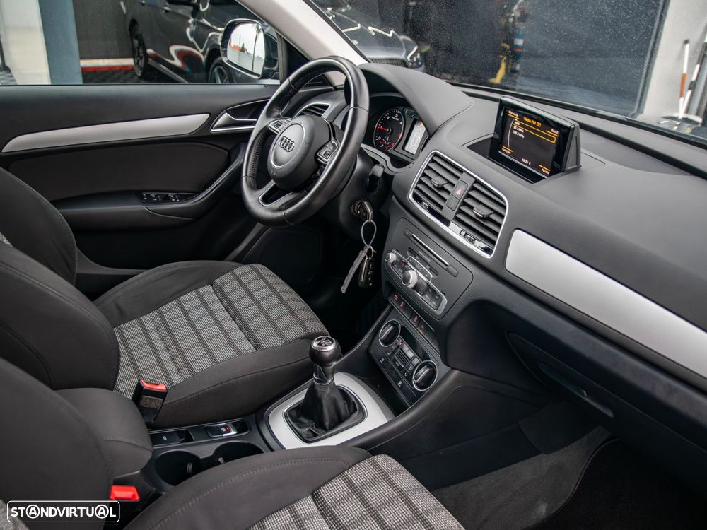 Audi Q3 2.0 TDI S-line - 31