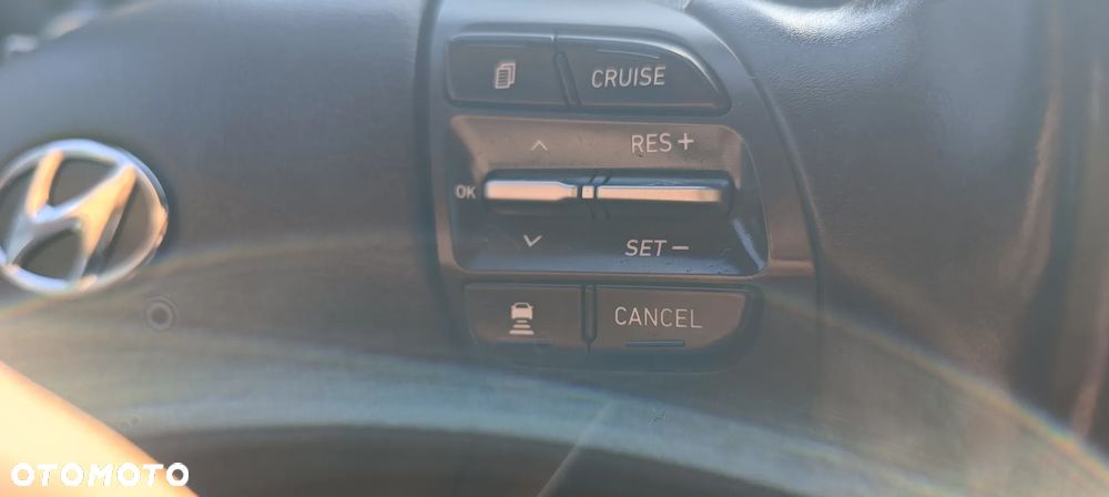 Hyundai Kona 64kWh Premium - 9