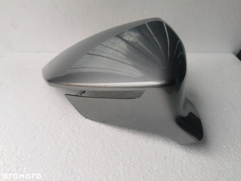 Seat Ateca Obudowa lusterka prawa LF7C - 1